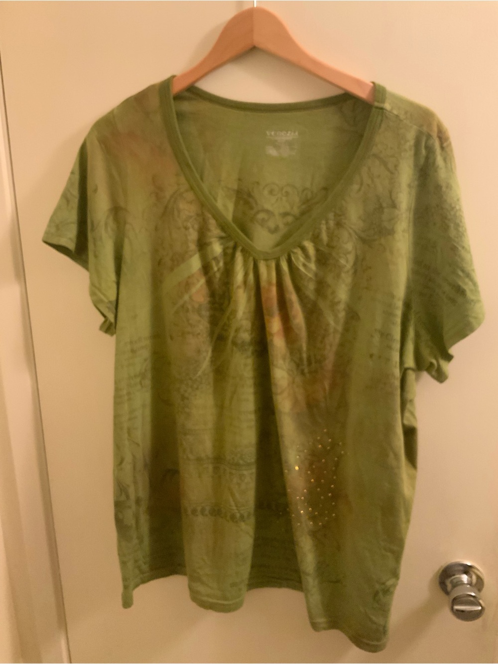 Vintage Y2K Venezia Olive Green V-Neck Short Sleeve Tee